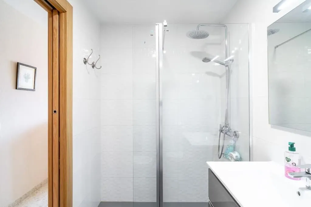 アパート La Cala Del MoralDesayuno Con Vistas, Parking Privado Terrazaアパートメント